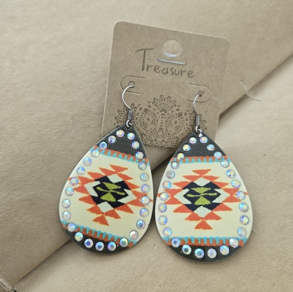 Aztec Teardrop Earrings. New.Add a fun boho western vibe to any look with thes - Picture 1 of 3